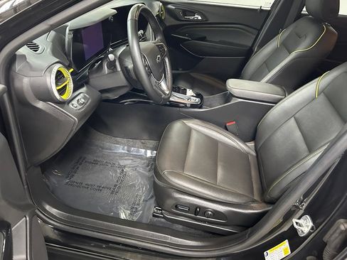 Used 2024 Chevrolet Trax ACTIV w/ Driver Confidence Package FWD image 12