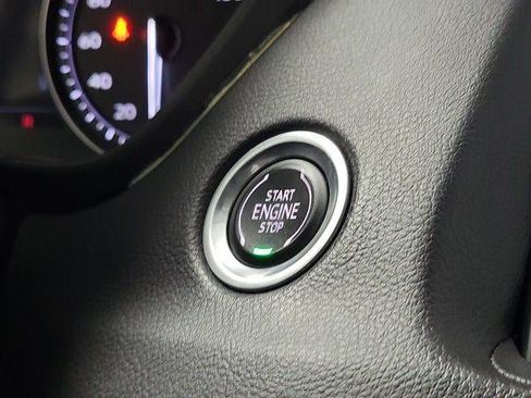 Certified 2022 Cadillac XT4 Premium Luxury w/ Technology Package FWD image 26