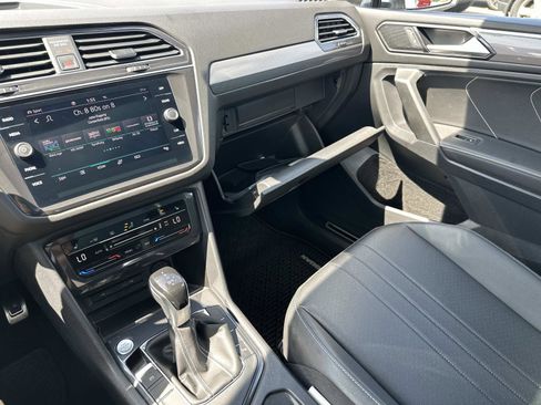 Used 2023 Volkswagen Tiguan SE R-Line image 34