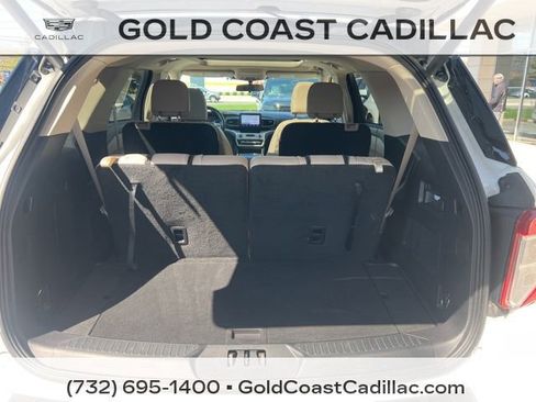Used 2022 Ford Explorer XLT w/ Equipment Group 202A image 12