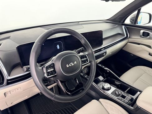 Used 2025 Kia Sorento SX Prestige image 3