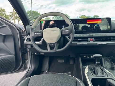 New 2025 Kia K4 GT-Line image 9