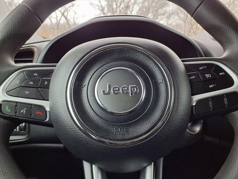 Used 2023 Jeep Renegade Latitude image 14