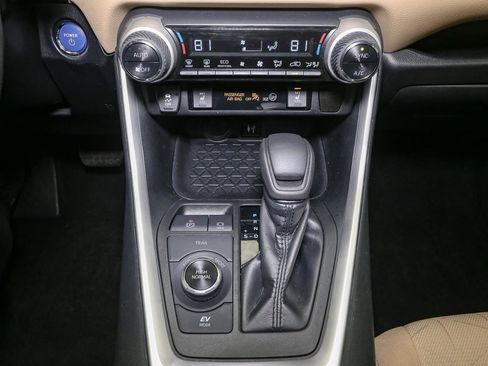 Used 2019 Toyota RAV4 XLE w/ Convenience Package image 33