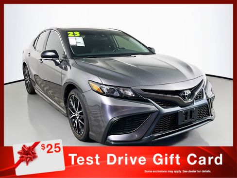 Used 2023 Toyota Camry SE image 1