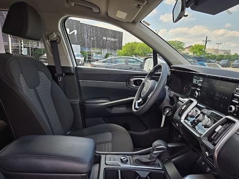 Used 2023 Kia Sorento LX AWD/4WD image 37
