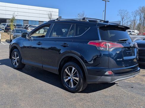 Used 2018 Toyota RAV4 XLE image 6