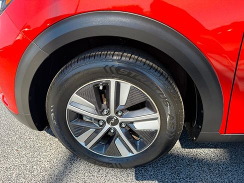 Used 2022 Kia Niro LXS image 39