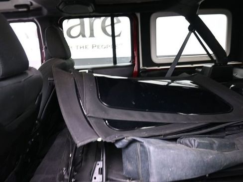 Used 2021 Jeep Wrangler Unlimited Rubicon w/ Cold Weather Group image 20