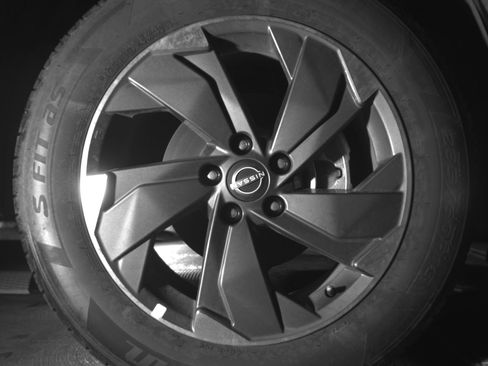 Used 2025 Nissan Rogue SV FWD image 13