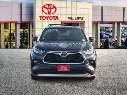 Used 2021 Toyota Highlander Platinum AWD/4WD image 8