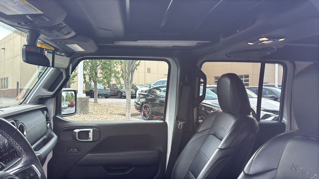 Used 2022 Jeep Wrangler Unlimited Sahara AWD/4WD image 21