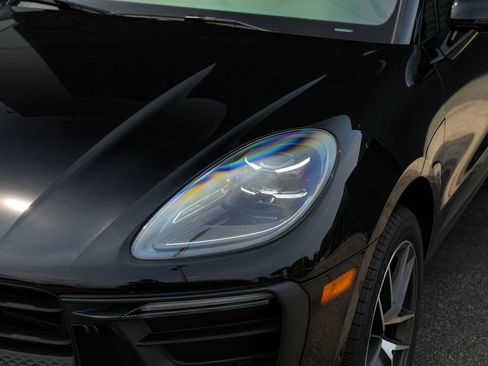 Certified 2026 Porsche Macan AWD/4WD image 7