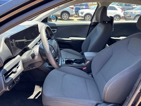 Used 2025 Kia K4 FWD image 25