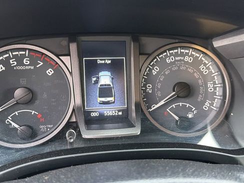 Used 2023 Toyota Tacoma TRD Sport w/ Technology Package image 15