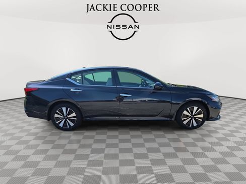Used 2022 Nissan Altima 2.5 SV w/ SV Premium Package FWD image 4