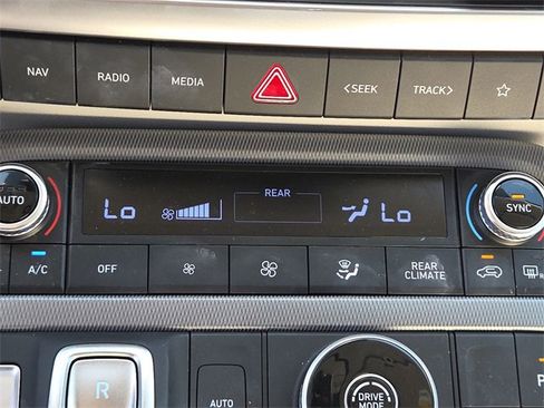 Used 2023 Hyundai Palisade Limited w/ Cargo Package image 22