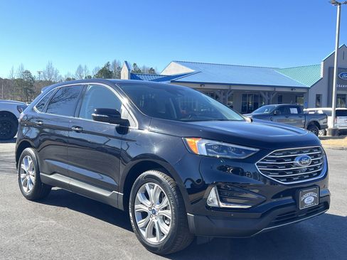 Certified 2022 Ford Edge Titanium w/ Equipment Group 301A image 4