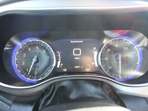 Used 2020 Chrysler Pacifica Limited w/ Quick Order Package 27H Red S image 15