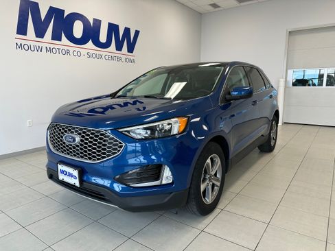 Used 2023 Ford Edge SEL w/ Convenience Package AWD/4WD image 2