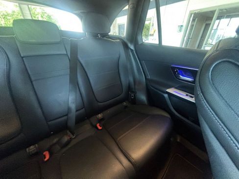 Used 2024 Mercedes-Benz GLC 300 image 40