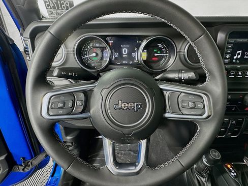 Used 2023 Jeep Wrangler Sahara image 19