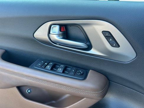 Certified 2020 Chrysler Pacifica Limited w/ Advanced Safetytec Group FWD image 17