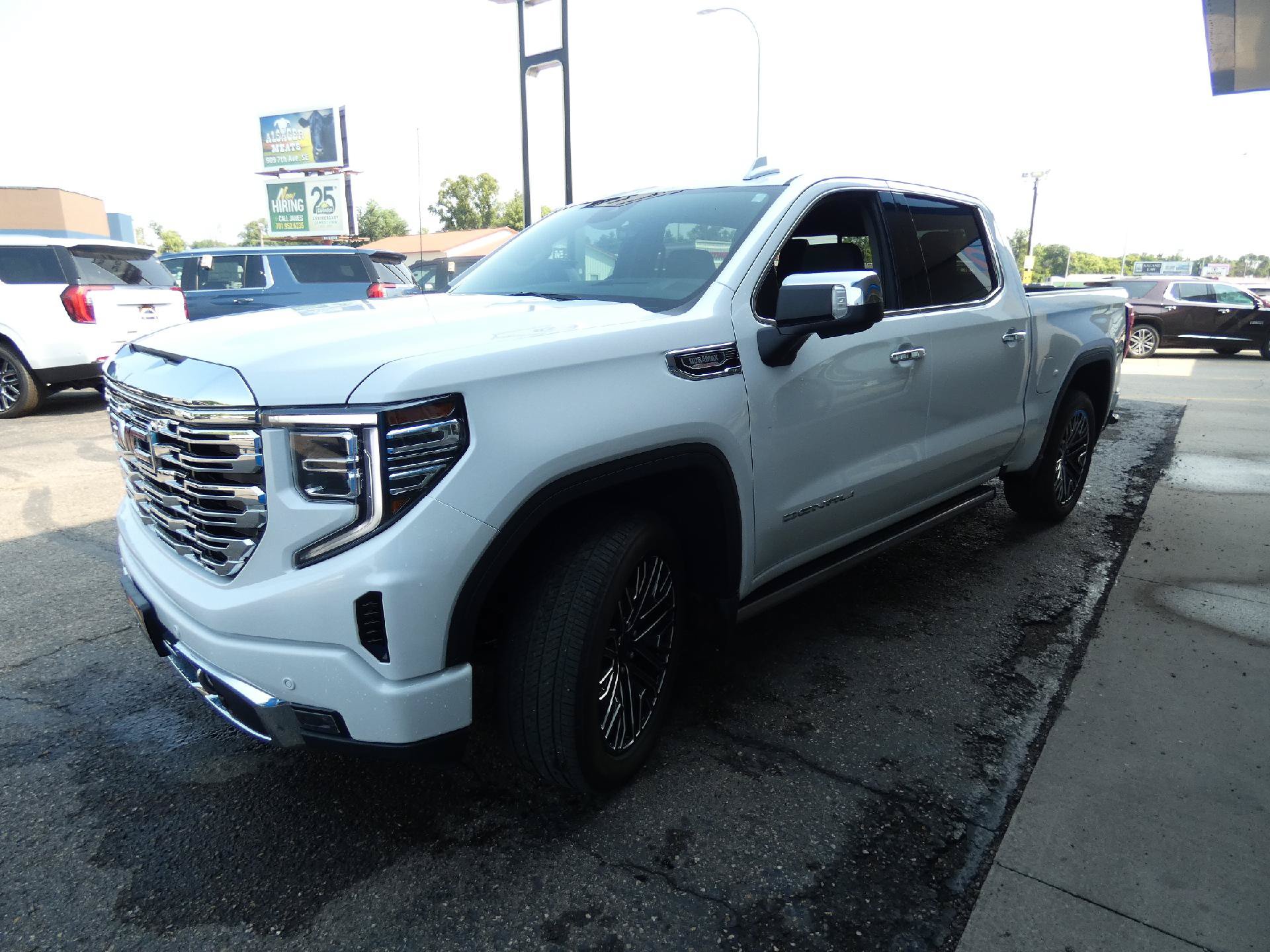 Certified 2023 GMC Sierra 1500 Denali w/ Denali Reserve Package AWD/4WD image 6