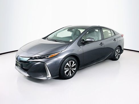 Used 2019 Toyota Prius Prime Premium image 3