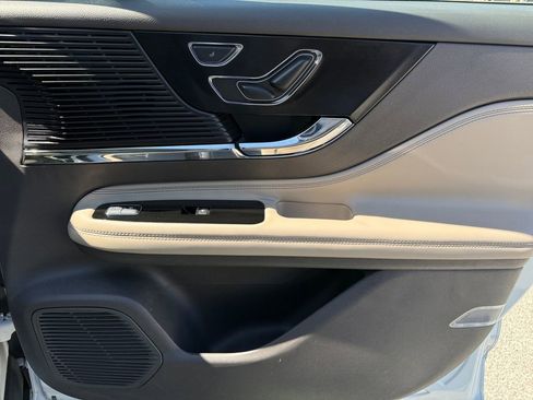 Used 2022 Lincoln Corsair AWD w/ Premium Package image 19
