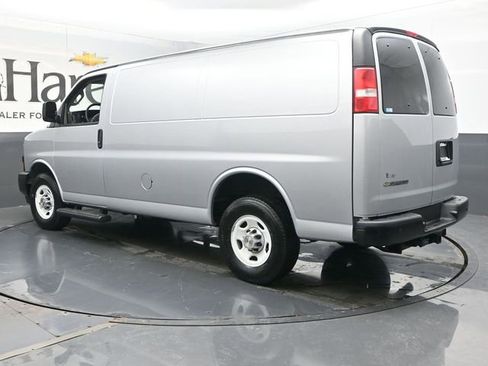 Used 2024 Chevrolet Express 3500 image 32