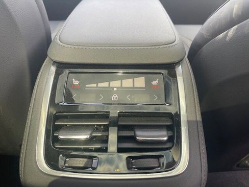 Used 2025 Volvo XC90 B6 Plus AWD/4WD image 12