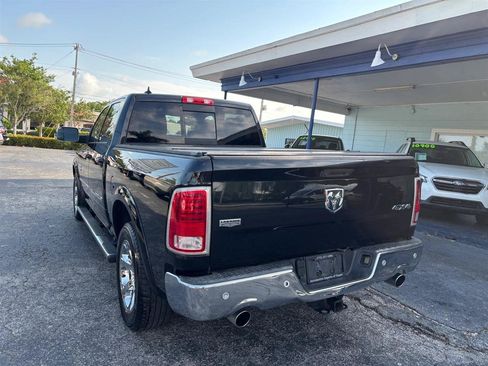 Used 2018 RAM 1500 Laramie AWD/4WD image 3