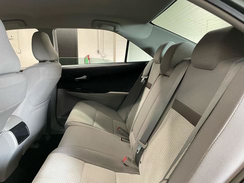 Used 2014 Toyota Camry LE FWD image 15