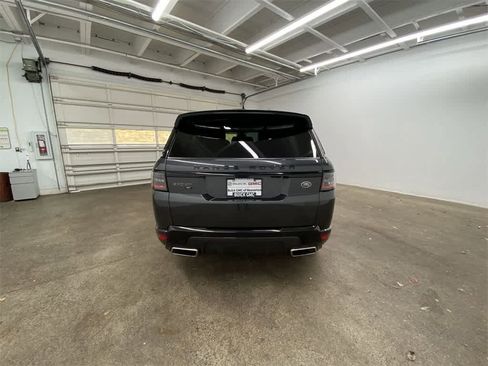 Used 2022 Land Rover Range Rover Sport HST image 5