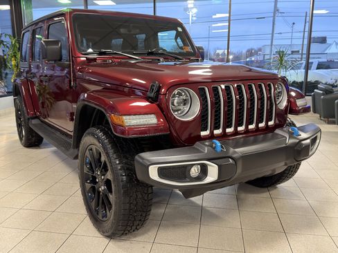 Used 2022 Jeep Wrangler Unlimited Sahara image 12