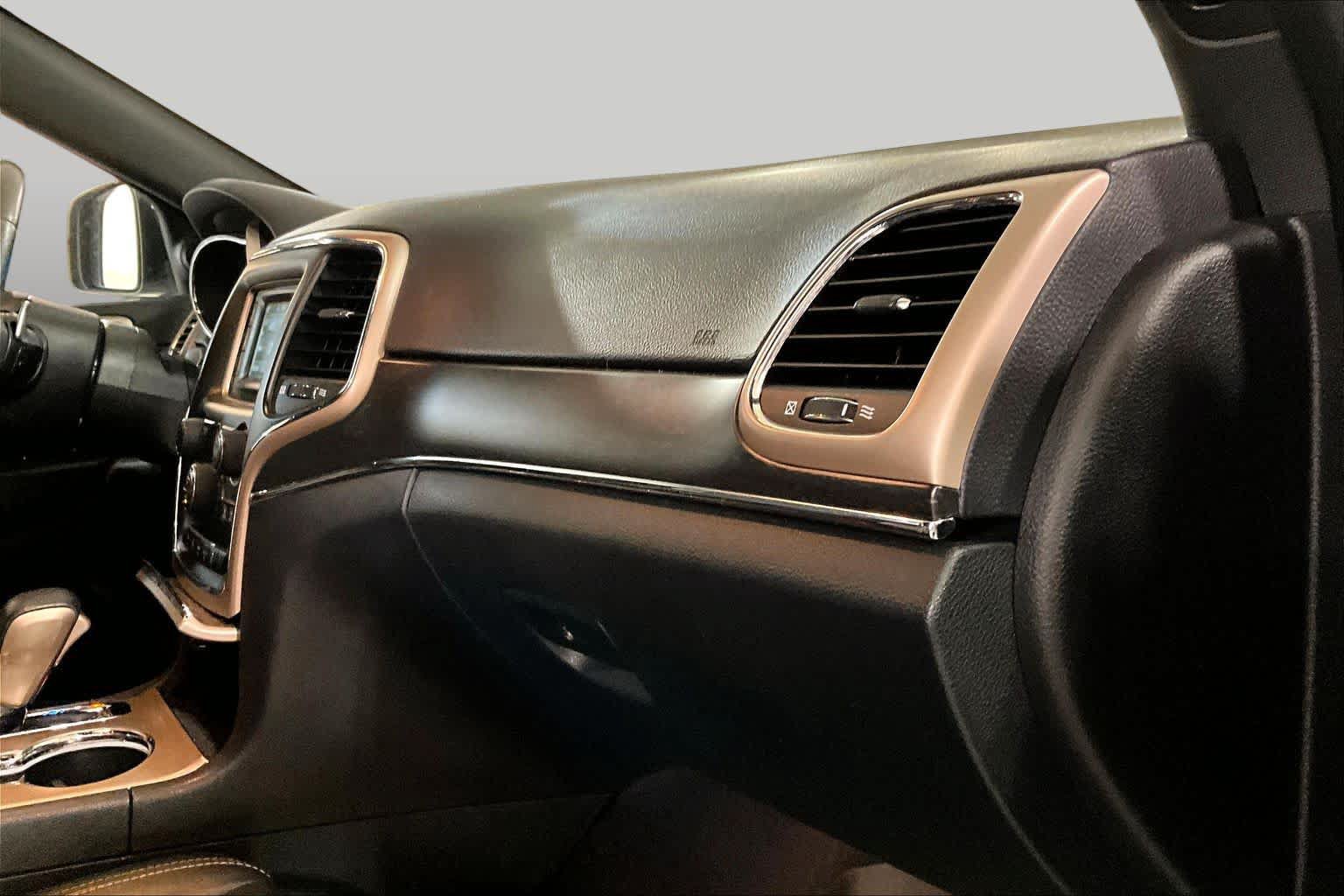 Used 2017 Jeep Grand Cherokee Limited RWD image 19