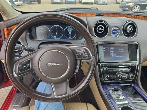 Used 2011 Jaguar XJ RWD image 28