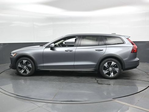 Used 2020 Volvo V60 T5 Cross Country w/ Protection Package AWD/4WD image 10
