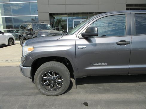 Used 2017 Toyota Tundra SR5 AWD/4WD image 2