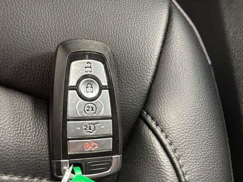 Used 2024 Ford Edge SEL w/ Convenience Package AWD/4WD image 20