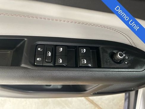 New 2026 Jeep Compass Limited AWD/4WD image 13