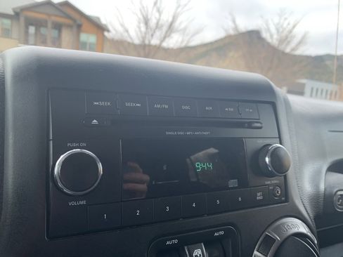 Used 2018 Jeep Wrangler Unlimited Sport S image 17