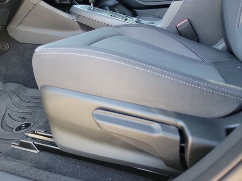 Used 2025 Subaru Crosstrek 2.0i Premium w/ Popular Package #4 image 12