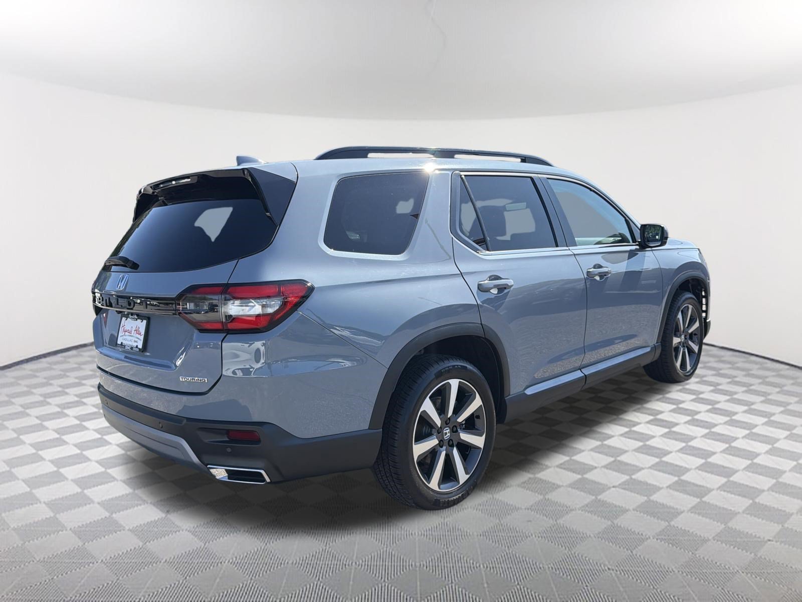 Used 2023 Honda Pilot Touring image 6