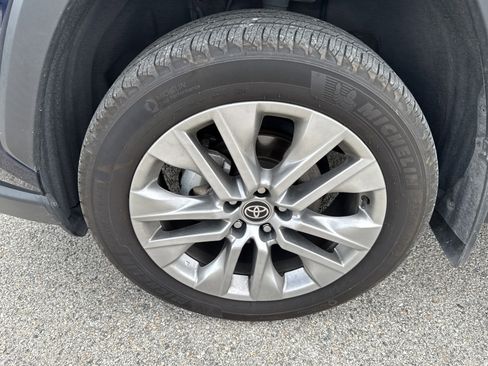 Used 2024 Toyota RAV4 XLE Premium FWD image 14