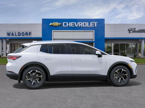 New 2026 Chevrolet Equinox EV LT FWD image 6