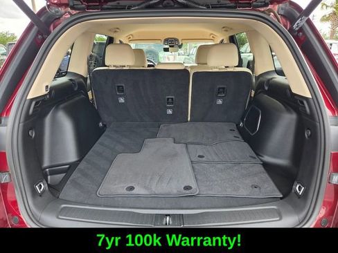 Certified 2022 Jeep Grand Cherokee Limited w/ Luxury Tech Group II image 15