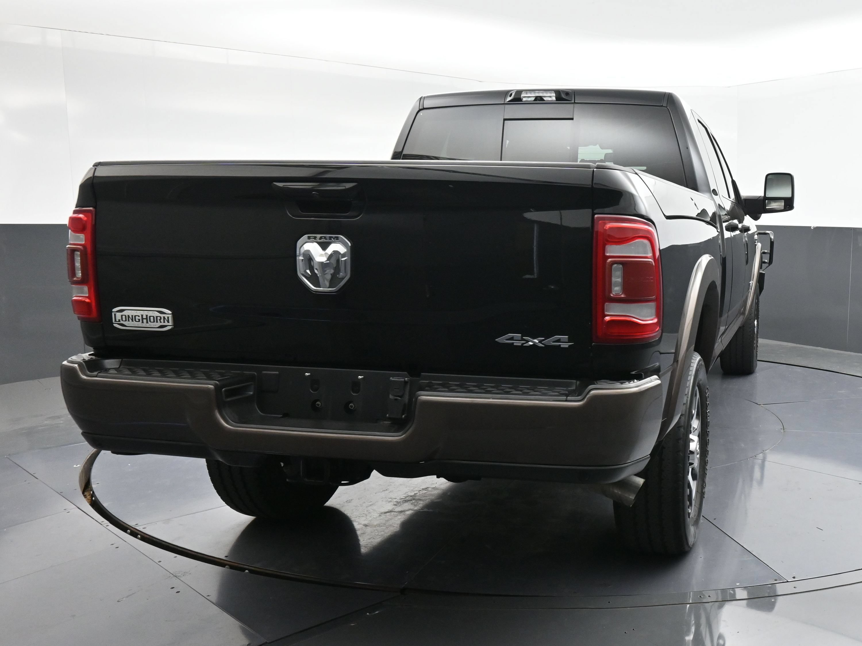 Used 2024 RAM 2500 Limited w/ Towing Technology Group AWD/4WD image 8