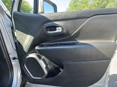 Used 2021 Jeep Renegade Limited w/ Trailer Tow Group image 15